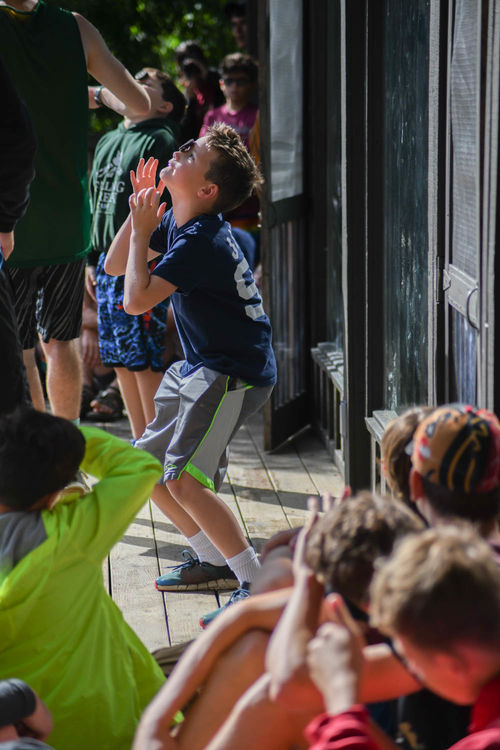 Trying to beat the Minute-To-Win-It Oreo challenge!