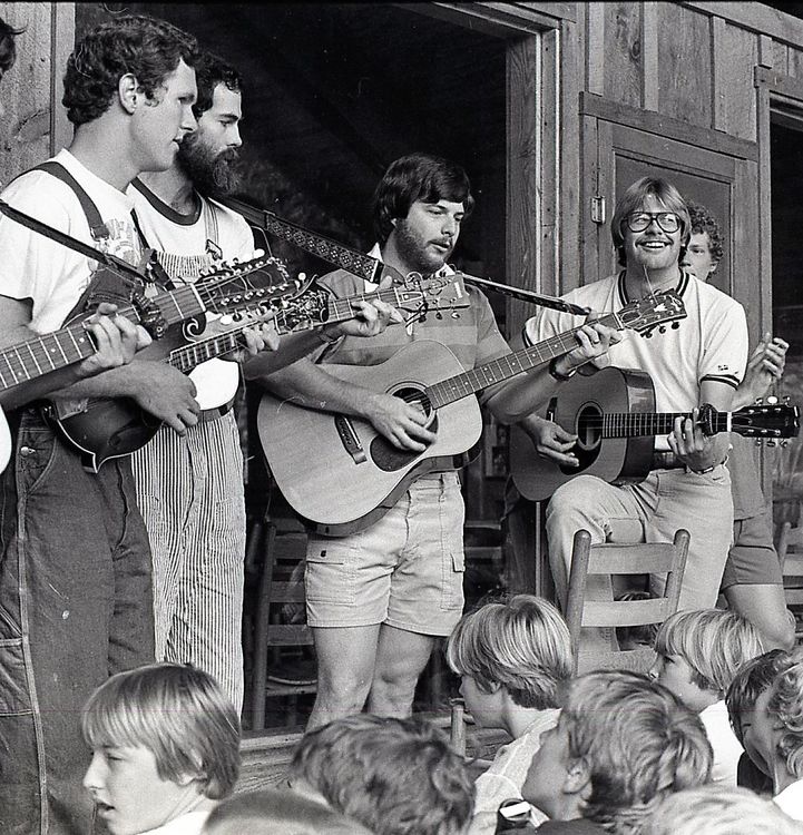 Dave, Walt, Donnie, and Steve in the same order, playing the same song, 42 years earlier (1976), in the exact same location
